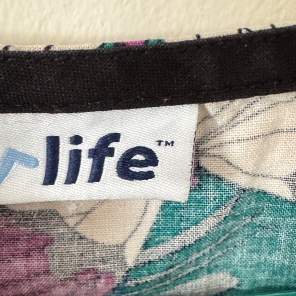 Vera Bradley & other brand Scrub Tops- Lot of 4 - - Picture 13 of 14